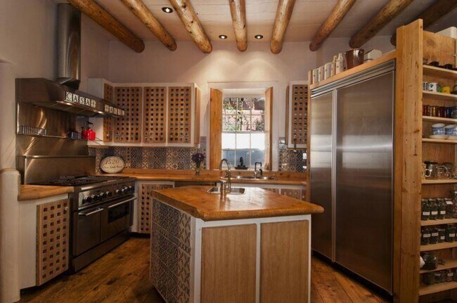 Building Photo - Live in a Piece of Santa Fe’s History – Av...