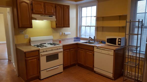 Kitchen - 3878 Lancaster Ave
