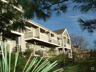 Building Photo - 1617 Troy Dr