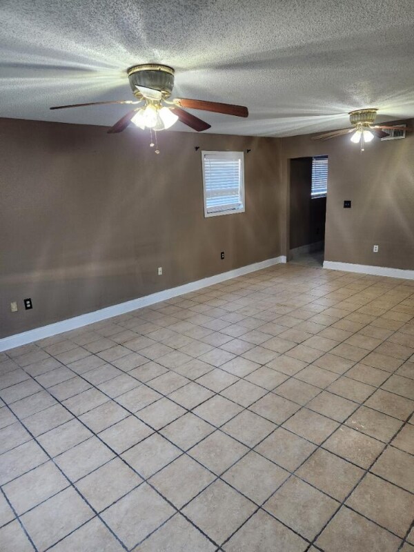 Building Photo - 4758 Francis Dr