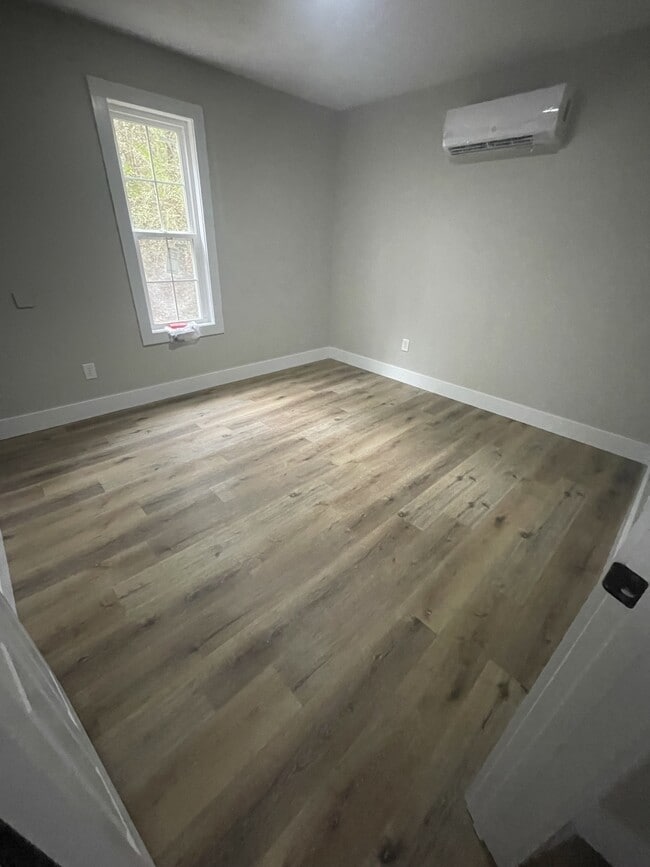 Building Photo - 37 Roberts Ln