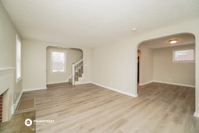 Building Photo - 2425 Delbert Rd