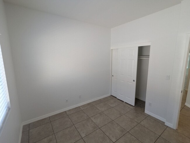 Building Photo - 1016 Royal Plum Ln