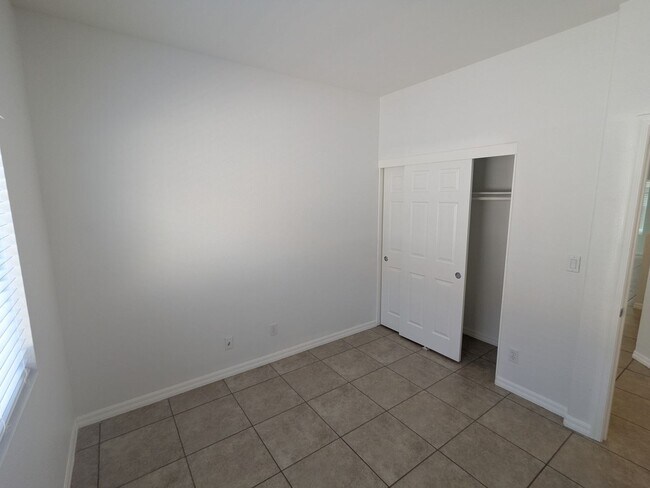 Building Photo - Beautiful 5 Bedroom Summerlin Home with Loft, Balcony & Mountain Views