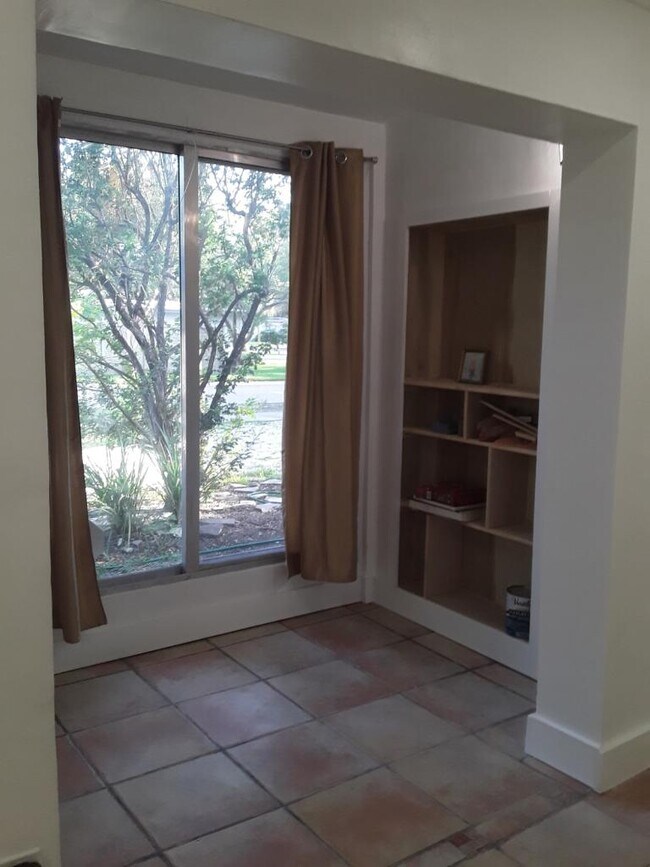 Building Photo - 451 NE 134th St