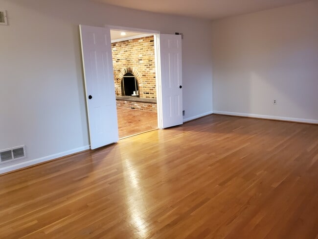 Building Photo - 13905 N Gate Dr