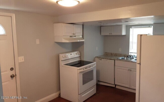 Building Photo - 2054 Ernest St