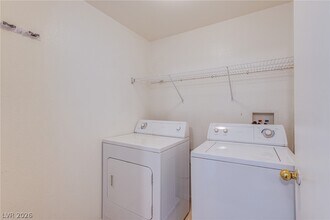Building Photo - 8250 N Grand Canyon Dr