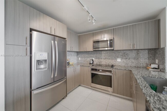 Building Photo - 5350 NW 84th Ave