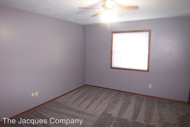Building Photo - 1405 S St Marys Ave