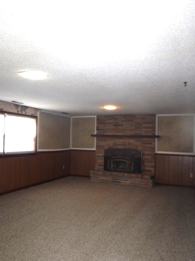 Building Photo - 4925 Mockingbird Ln
