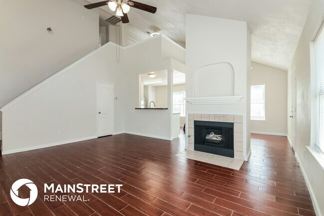Foto del edificio - 4602 Lee Hutson Ln