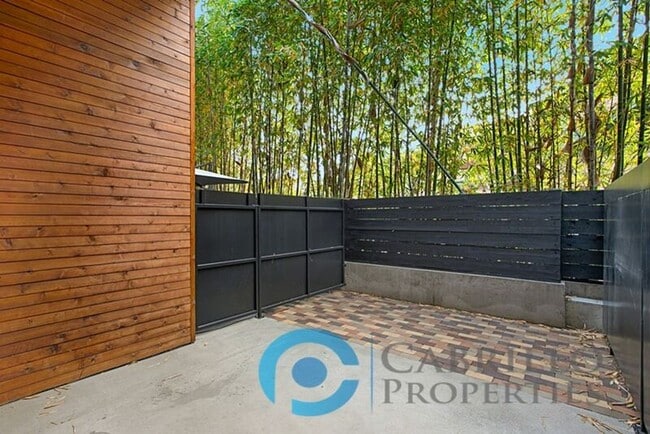 Foto del edificio - 2870 Fourth Ave