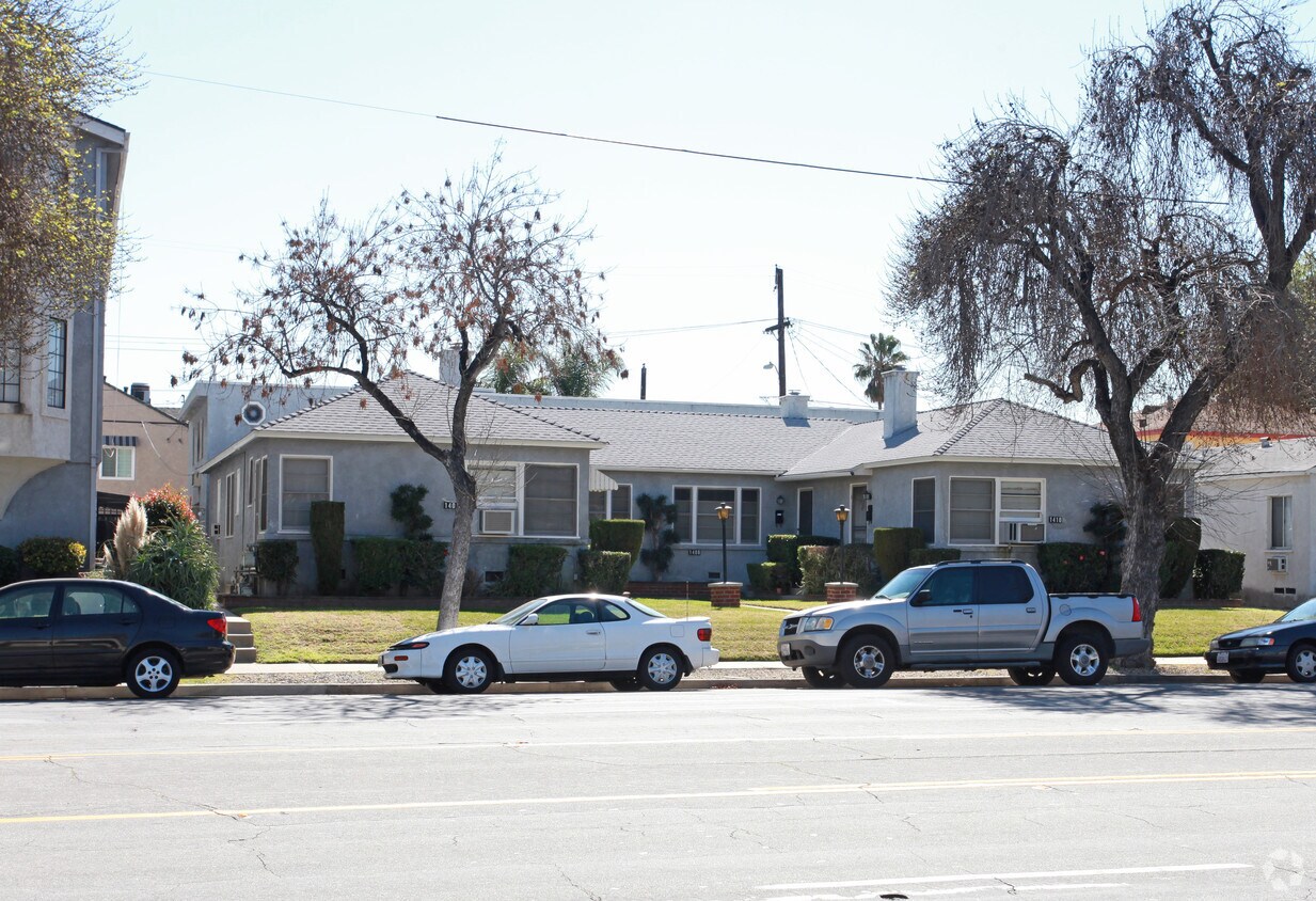 Primary Photo - 1404 W Victory Blvd