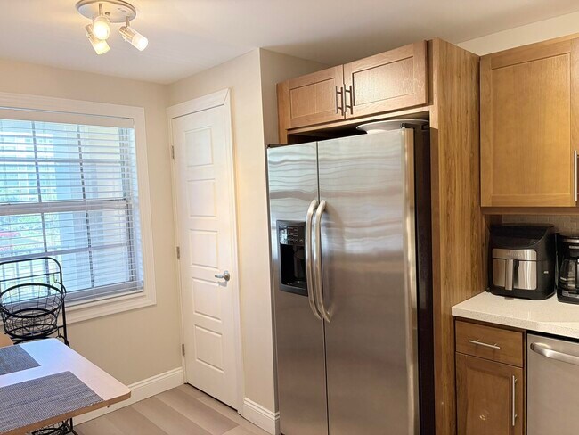 Building Photo - 4030 W Palm Aire Dr
