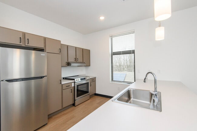 Building Photo - Bronzeville Apartments