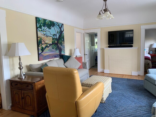 Living room - 544 63rd St