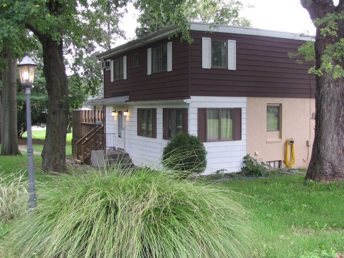 Primary Photo - 2 Story Semi-Detached