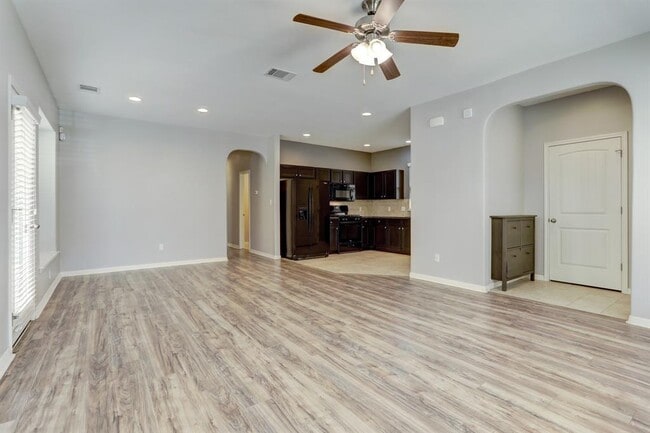 Building Photo - 4524 Esper Ln