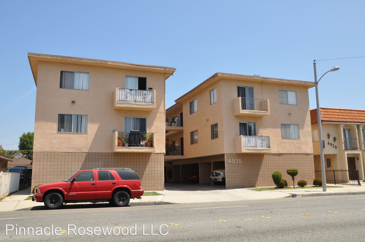 Foto principal - 4935 W 120th St