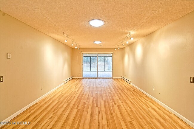 Building Photo - 58 Essex Rd