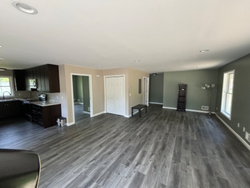 Foto del edificio - 6200 Brooklyn Rd