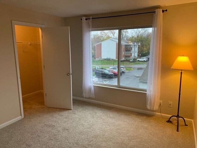 Habitación de invitados 1 + Vestidor - 533 Aspen Glen Dr