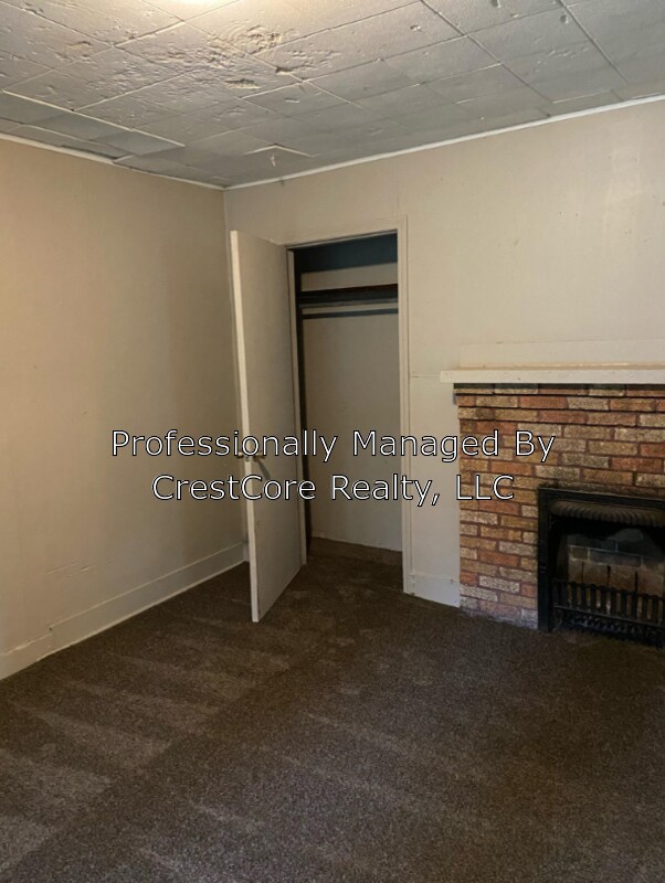 Building Photo - 404 Parks St
