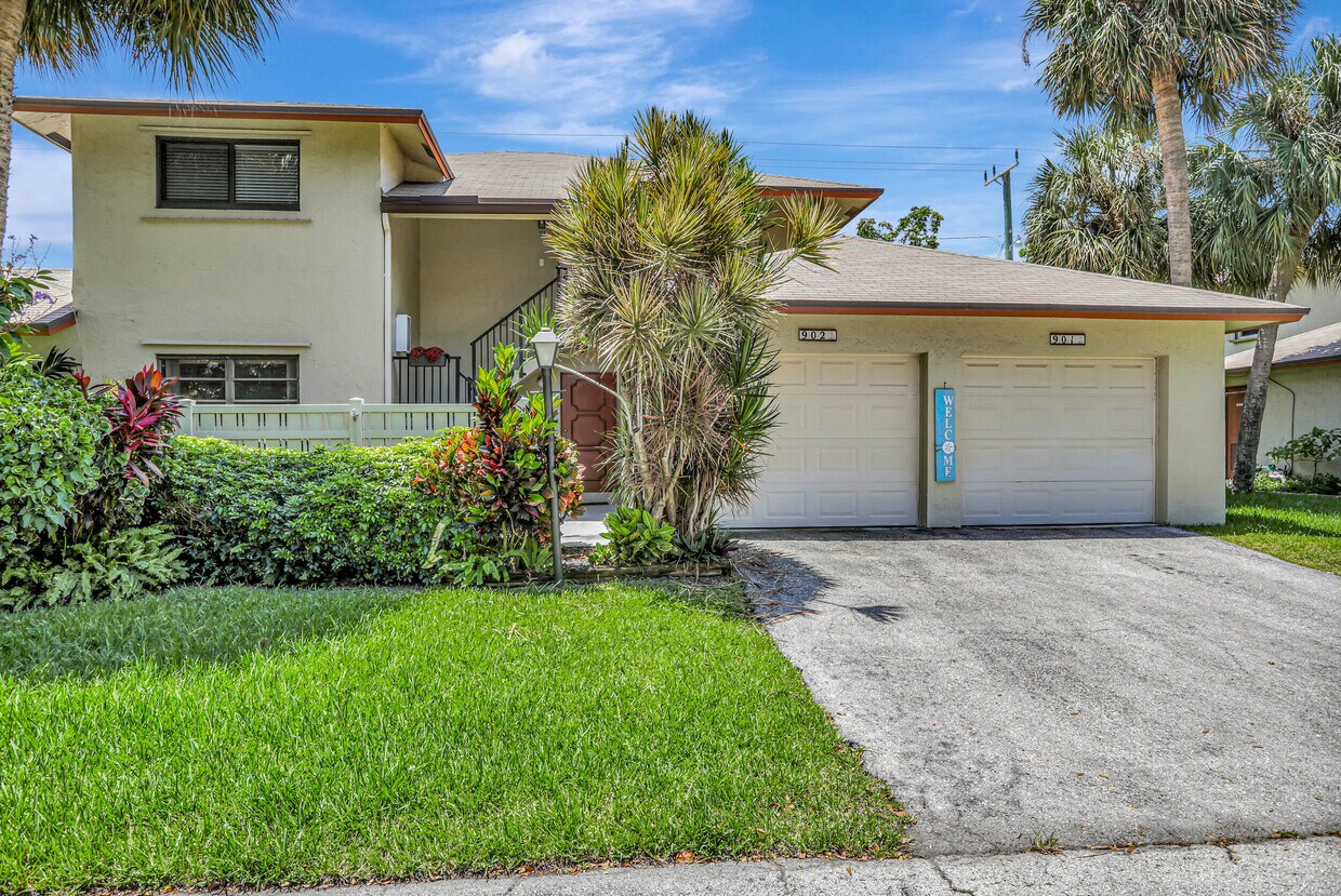 Primary Photo - 1780 NE 39th Ct