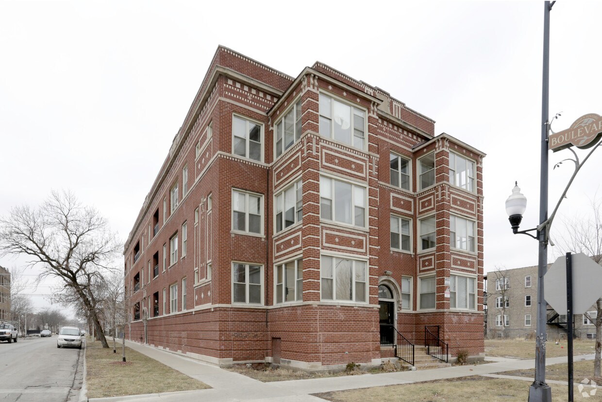 Primary Photo - 18 UNITS /// LAWNDALE