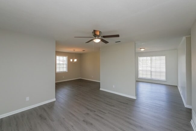 Foto del edificio - 103 Griffith Ave