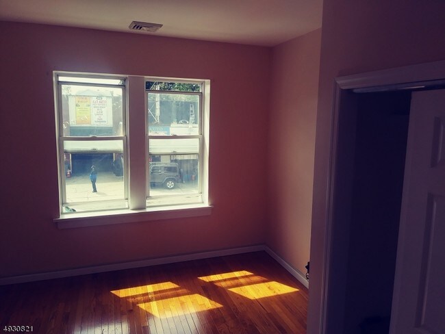 Foto del edificio - 849 Clinton Ave