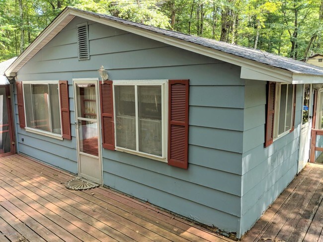 Building Photo - 102 Red Pine Rd