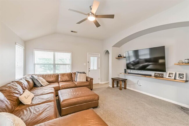 Foto del edificio - 18606 Walden Glen Cir