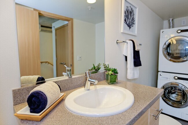 Building Photo - 500 Belmont Ave E