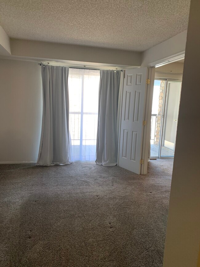 Building Photo - 2575 S Syracuse Way