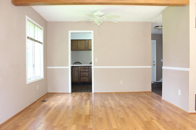 Foto del edificio - 6081 Torrington Rd