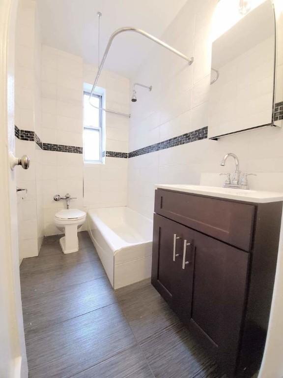 Foto del edificio - 1 bedroom in BRONX NY 10463