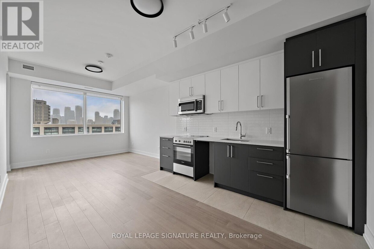 Primary Photo - 664-664 Spadina Ave.