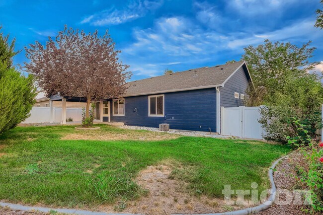 Foto del edificio - 5811 Zinfandel St