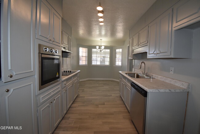 Foto del edificio - 1624 Vista Real Dr