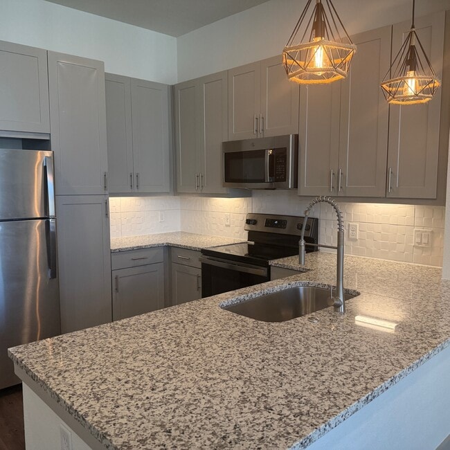 270e76d0-2ad9-42eb-a414-ac83e54bdce9.jpg - Mustang Ridge Apartments