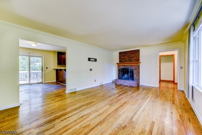 Building Photo - 109 Edgewood Dr