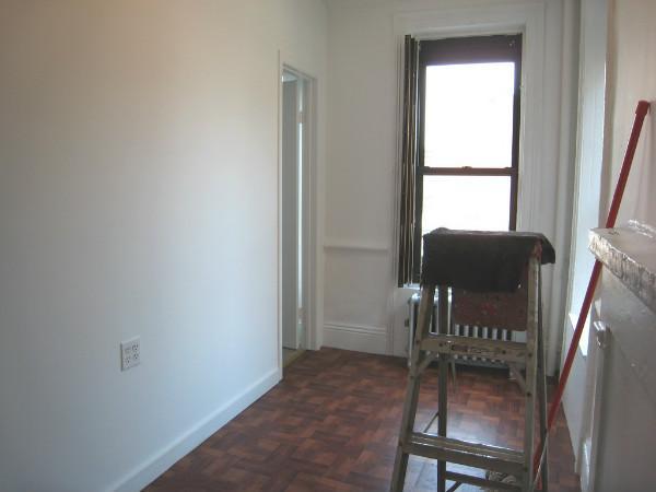 Building Photo - 456 W 45th St