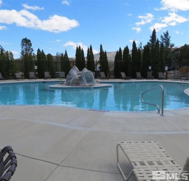 Foto del edificio - 6850 Sharlands Ave.