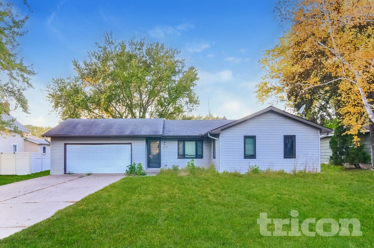 Primary Photo - 2931 Woodbridge St