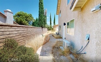 Building Photo - 5637 Redwood Ave