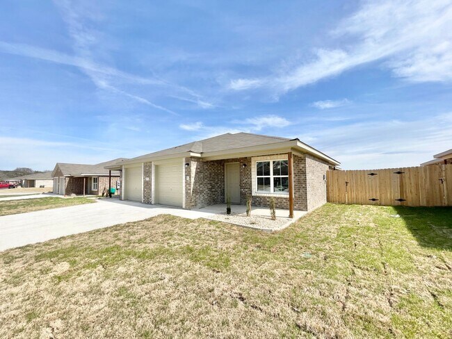 Foto del edificio - 1805 Castroville Trl