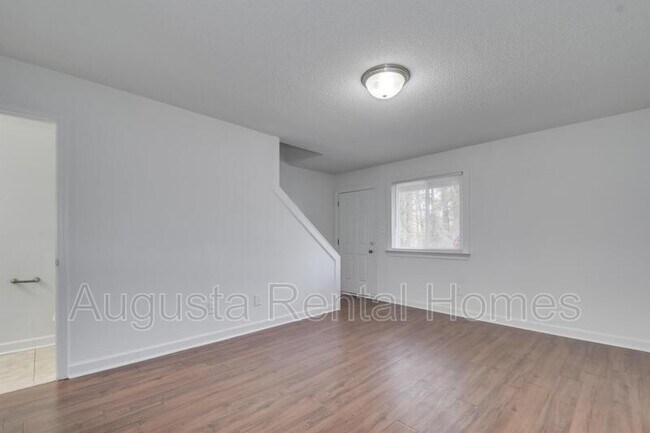 Foto del edificio - 4021-C Wheeler Woods Road
