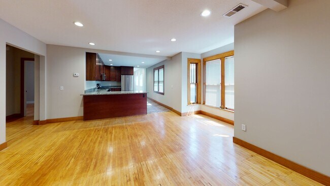 Foto del edificio - 1105 6th St SE